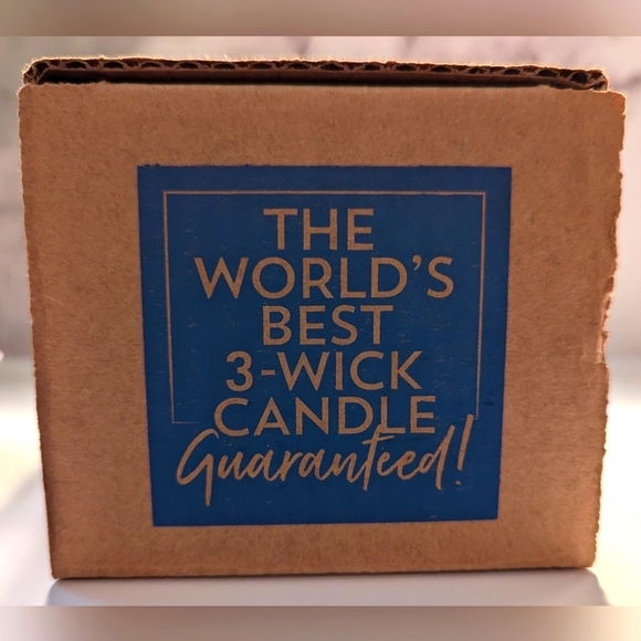 Bath and Body Works 3 Wick Candle Japanese Cherry Blossom NIB - Picture 3 of 3